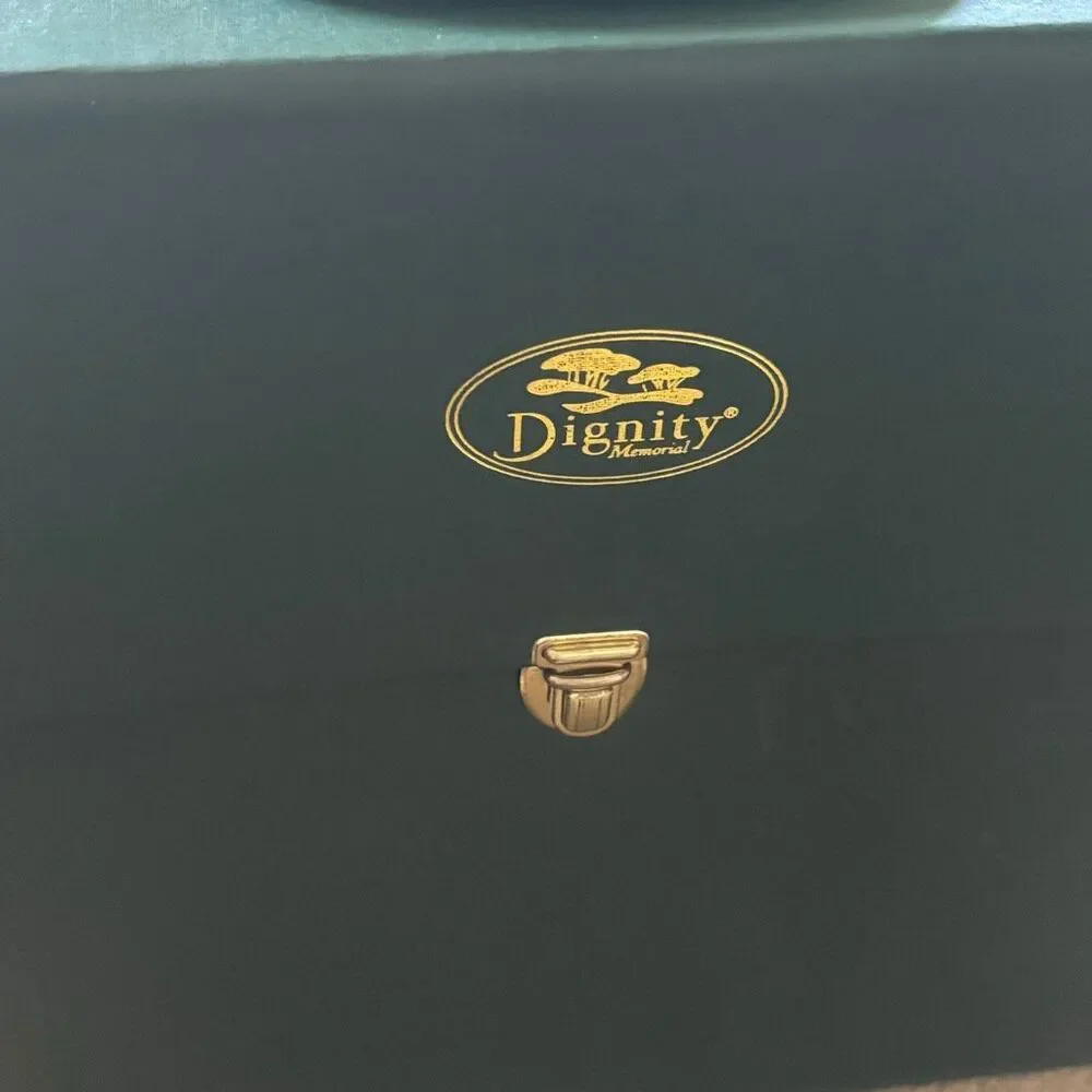 Dignity Memorial Forest Green Carrying Case Hard Storage Box Top Handle Latch⁠